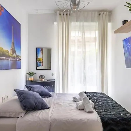 Cozy Near The Eiffel Tower