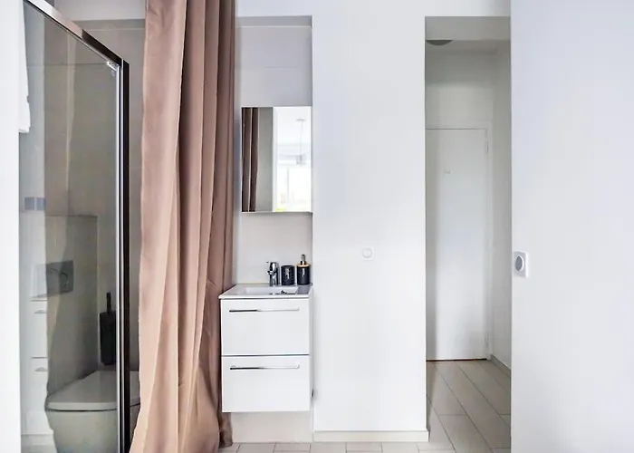 Cozy Near The Eiffel Tower